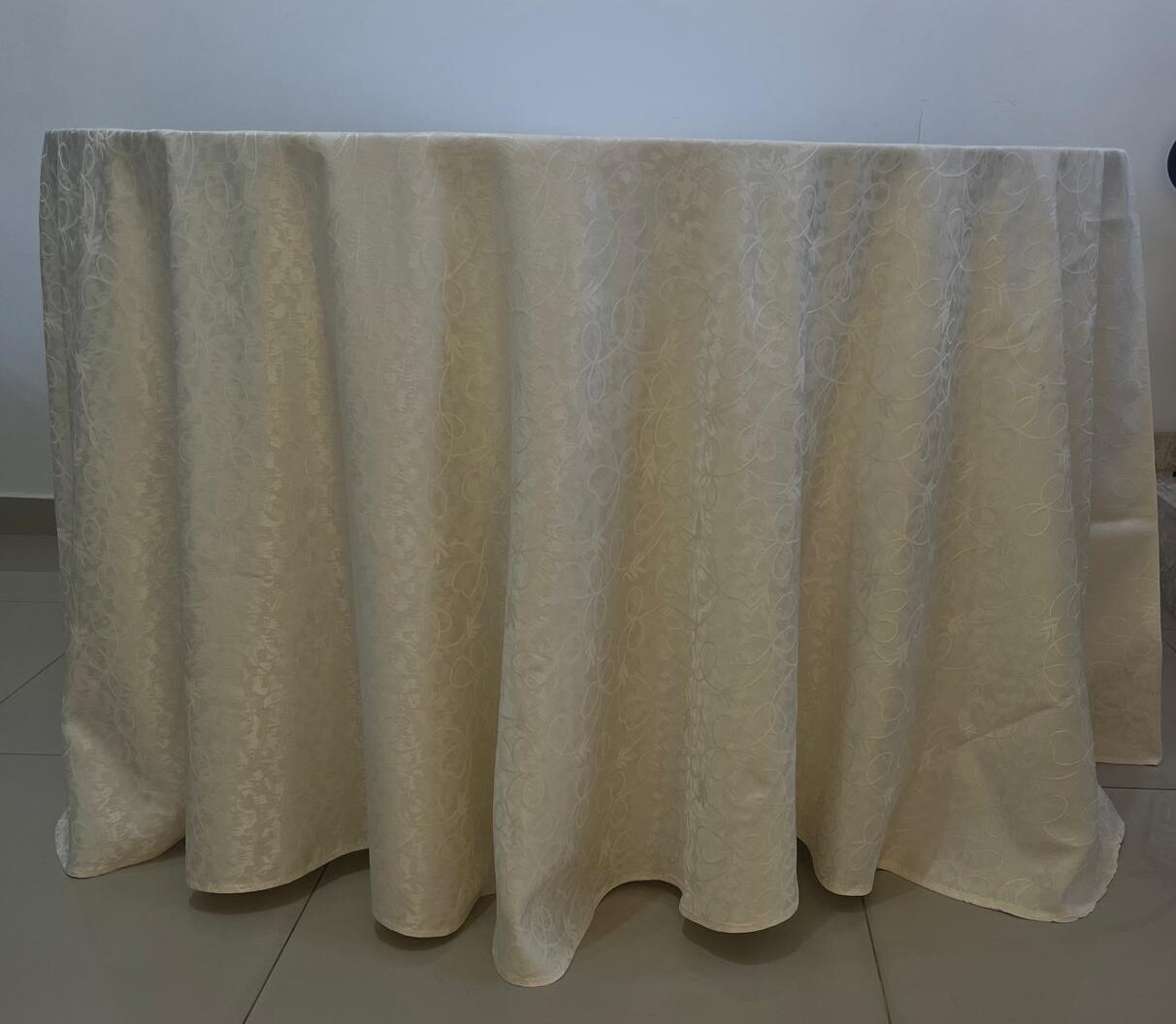 toalha redonda champ adamascada